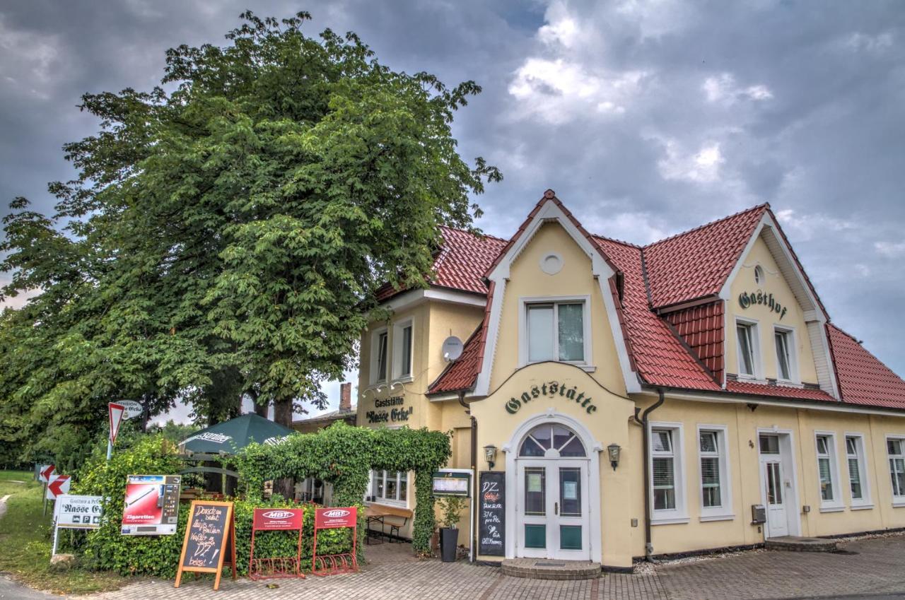 Restaurant Und Pension Zur Nassen Ecke Wittenbeck Екстериор снимка